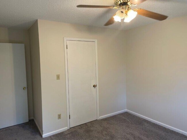 Building Photo - 2519 Hawksbury Ln