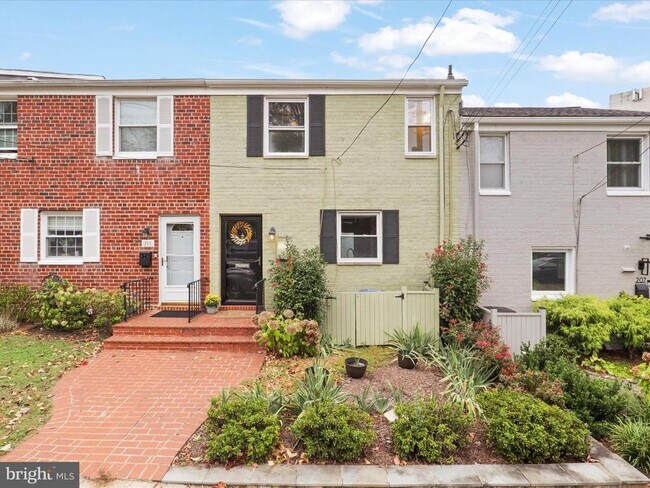 Building Photo - 209 Guthrie Ave