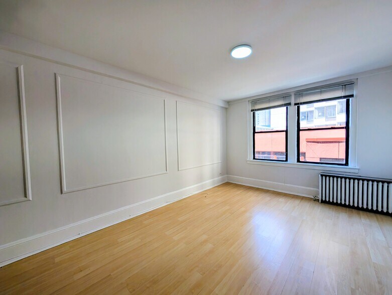 Building Photo - 1324 Locust St