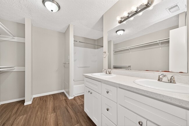 Building Photo - 13215 Vista Oro Dr