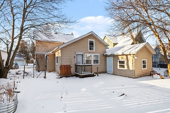 Building Photo - 417 E Maple Ave