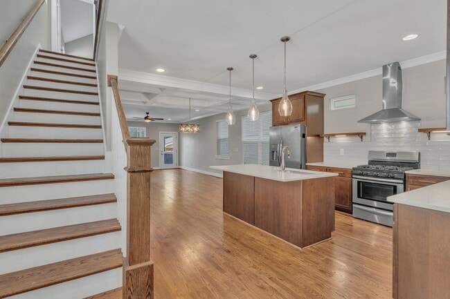 Building Photo - 4 BR with amenities in The Nations~