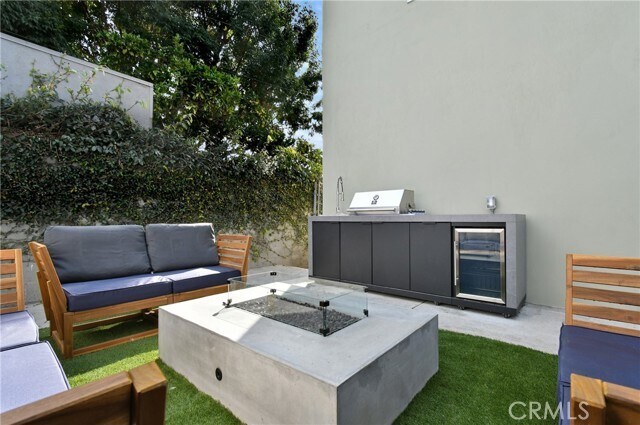 Building Photo - 4133 Irving Pl