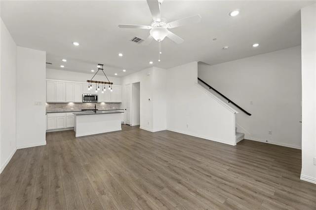 Building Photo - 1064 Old Rosebud Dr