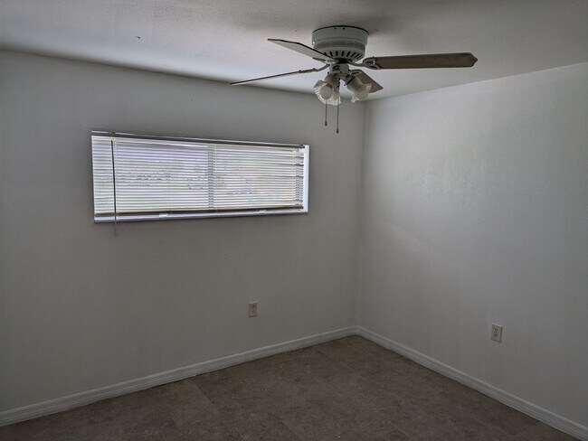 Building Photo - 140 Minna Ln