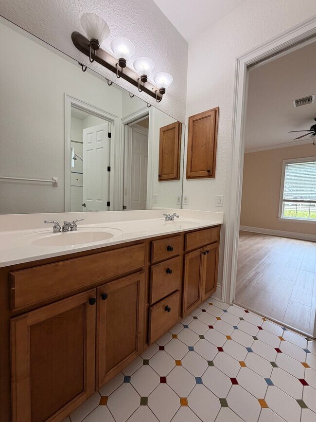 Building Photo - Luxury Windermere Home | 5 Bed 4.5 Bath La...