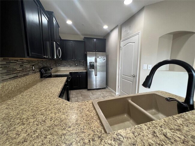 Building Photo - 2137 Betsy Ross Ln