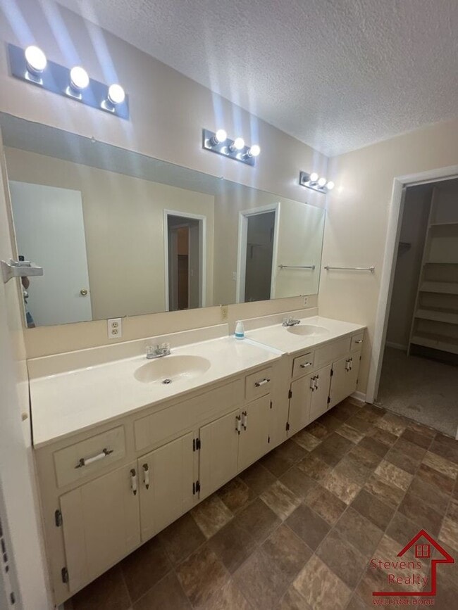 Building Photo - 3236 Hwy 70 E