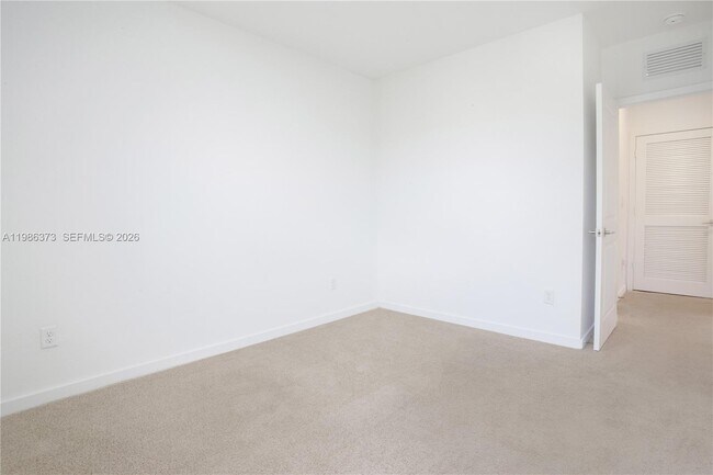 Building Photo - 846 SE 19th St