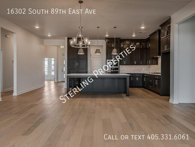 Building Photo - 16302 S 89th E Ave