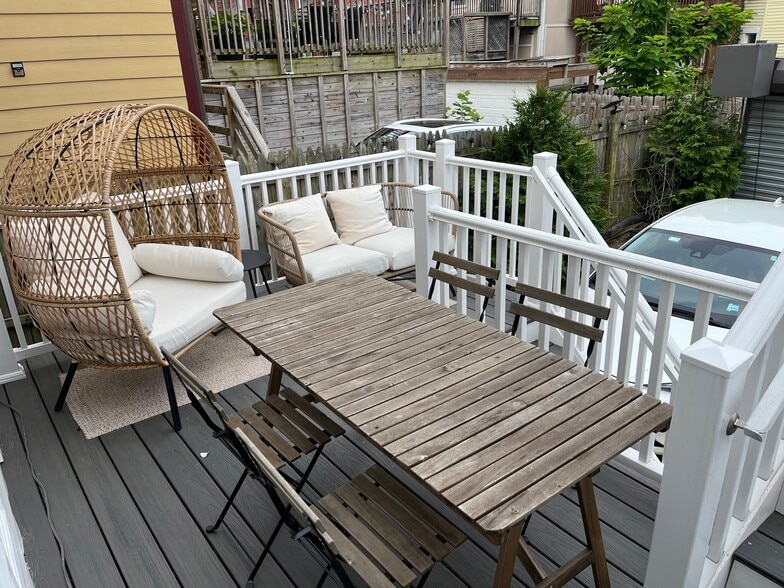 Back deck for hosting - 3548 Rock Creek Church Rd NW