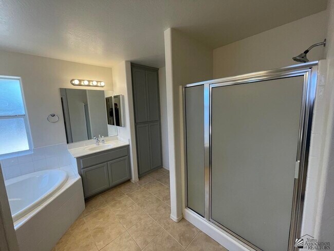 Building Photo - 4831 W 29th St