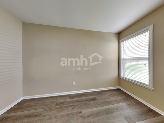 Building Photo - 4030 Creekside Ct