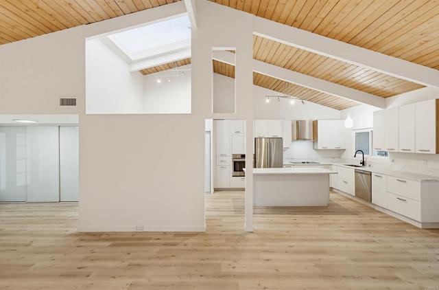 Building Photo - 5605 Soledad Mountain Rd