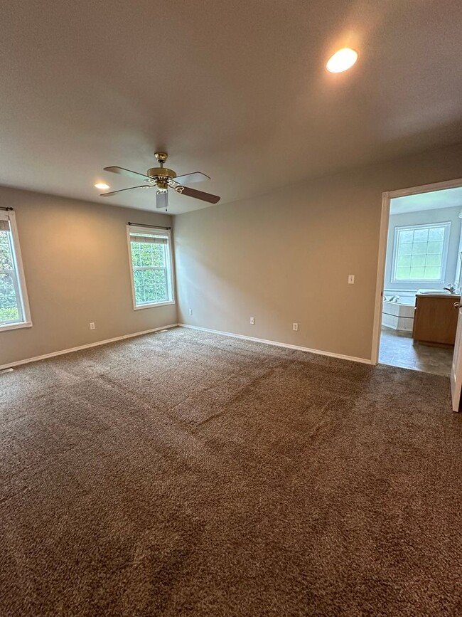 Building Photo - 2225 James Cir