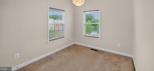 Building Photo - 11601 Leesborough Cir