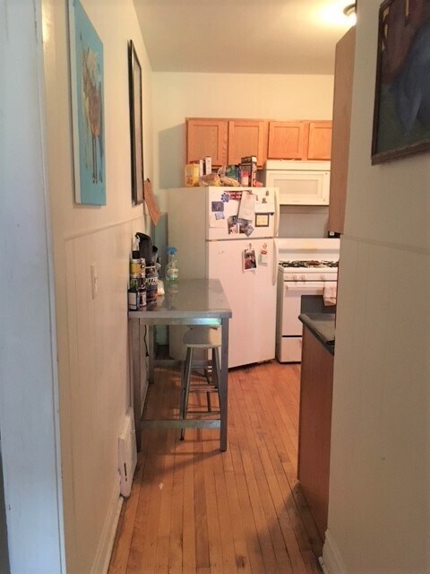 Building Photo - 1959 W Farragut Ave