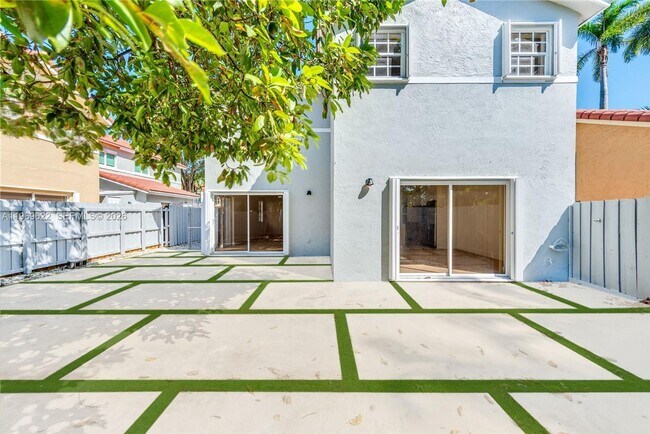 Building Photo - 13912 SW 103rd Ln