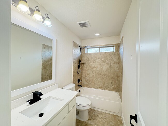 Building Photo - 7952 Ashwood Ln