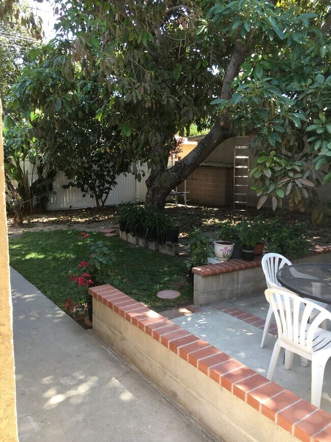 Building Photo - Spacious 2/2 Home for rent in Long Beach!