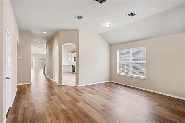 Building Photo - 633 Horn St