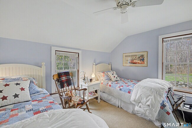 Building Photo - 75 Lake Lillinonah Rd N