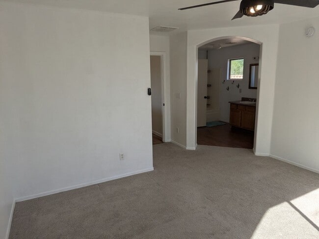 Building Photo - Three bedroom rental in Rancho Sahuarita Move -in ready