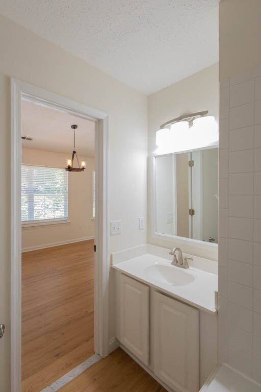 Building Photo - Lovely Townhome in Stone River
