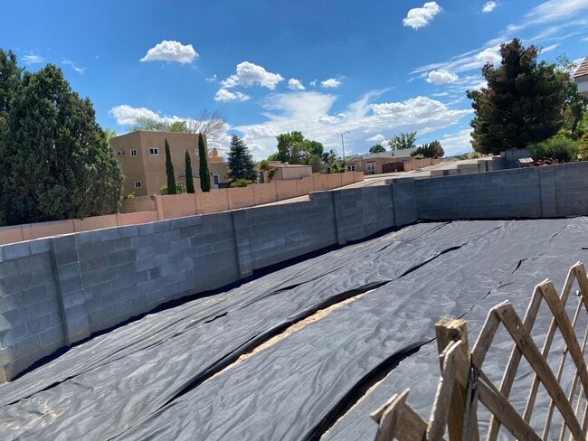 Building Photo - Coming Soon! Cozy 3 bedroom 2 bathroom Hom...