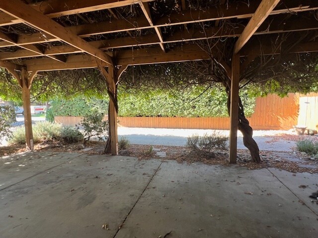 Building Photo - 39 Santos Way