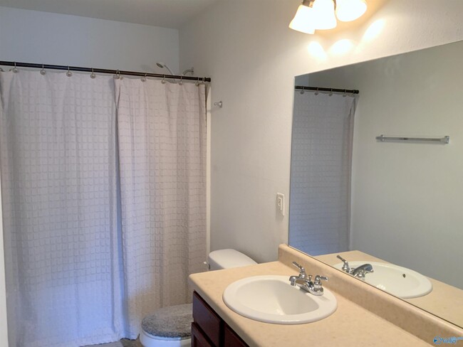 Building Photo - 15251 Tyler Mill Dr