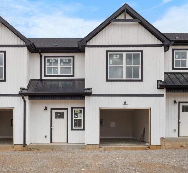 Building Photo - 166 Sango Dr