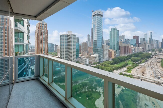 Building Photo - 1211 S Prairie Ave