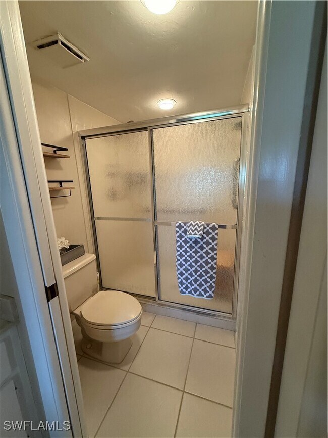 Building Photo - 5590 Trailwinds Dr