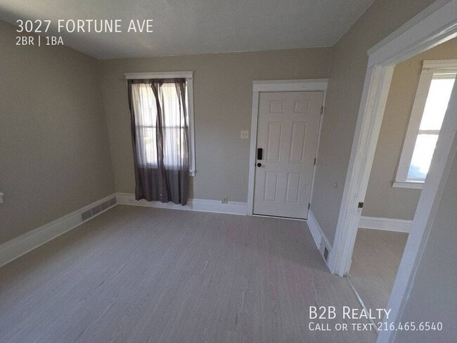 Building Photo - 3027 Fortune Ave