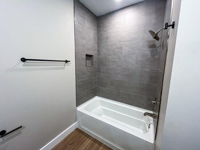 Building Photo - 2885 Leah's Ln