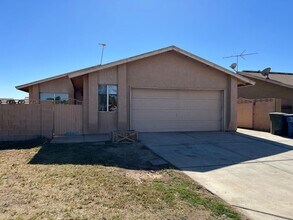 Building Photo - Three Bedroom Cibola Home on a large Lot. ...