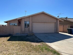 Building Photo - Three Bedroom Cibola Home on a large Lot