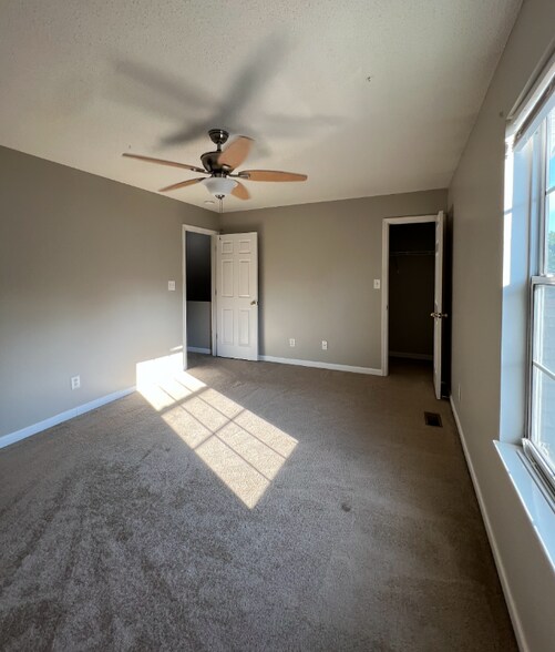 Building Photo - 4737 Scepter Way