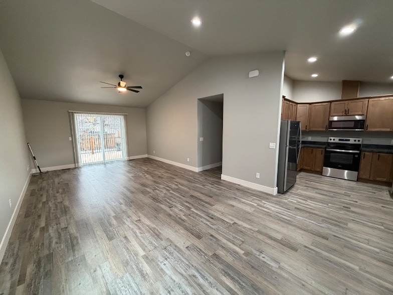 Building Photo - 1331 Lynn Ave