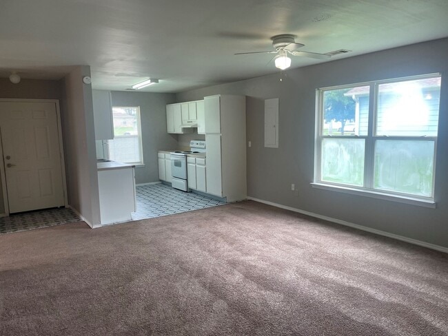 Building Photo - uTown - Your Perfect Rental Community!