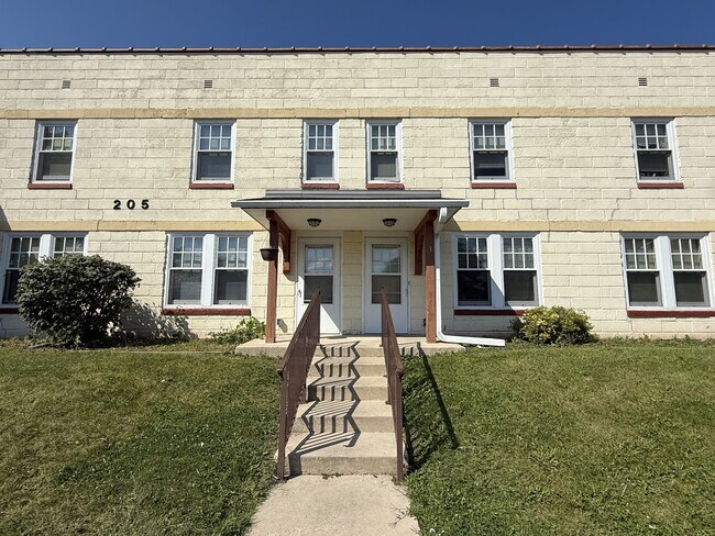 Building Photo - 205 Birch Ave