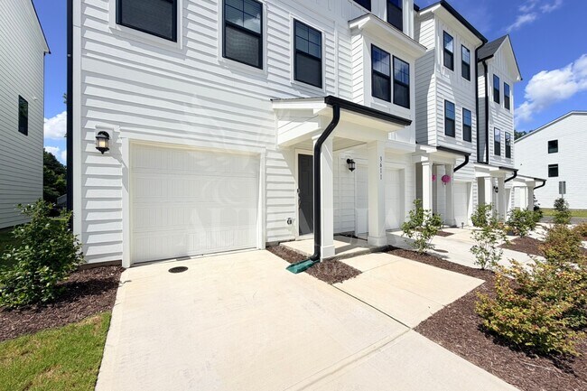 Building Photo - 3611 Elm Grv Ln