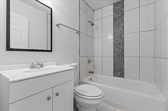 Building Photo - 2617 W Bewick St