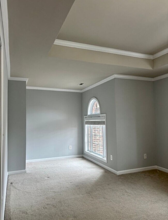 Building Photo - 2408 Strand Ave