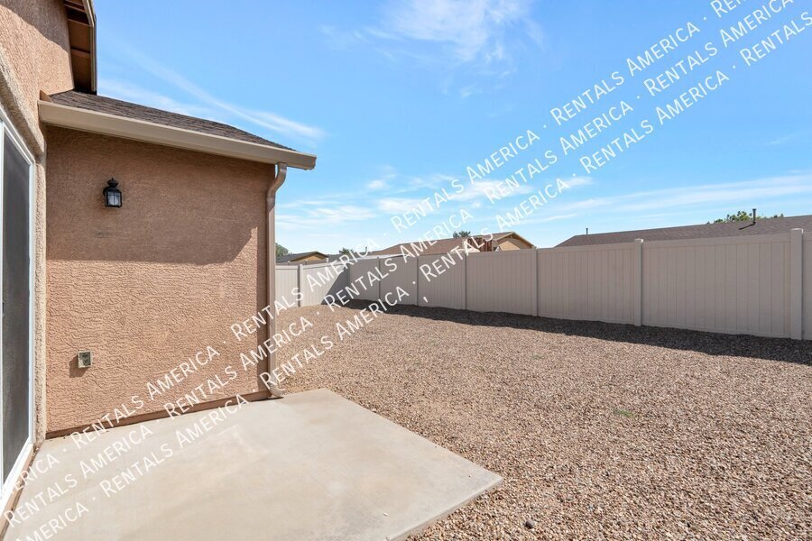 Building Photo - 8345 W Redshank Dr