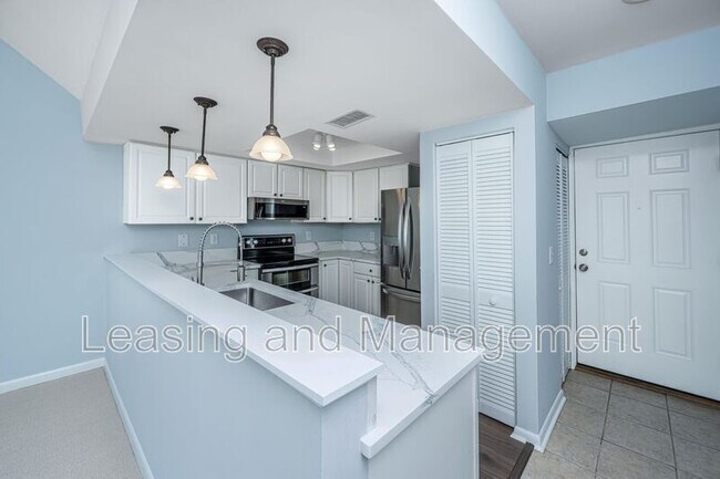 Building Photo - 242 Little Oak Island Dr