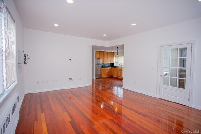 Building Photo - 540 E Chester St