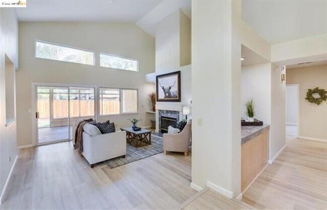 Building Photo - WONDERFUL SINGLE STORY DISCOVERY BAY CUL DE SAC LOCATION! COMPLETELY REMODELED HOME!!