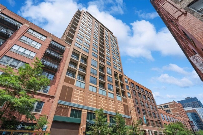 Building Photo - 400 W Ontario St